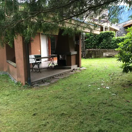 Parco Hermitage - Vila Camelia Апартаменты *